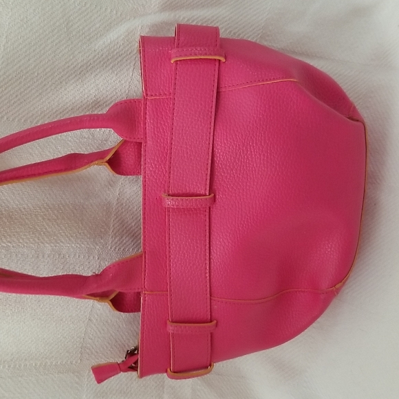 Satchel - Picture 2 of 7